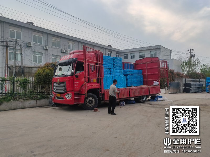 2024年4月9日鋅鋼陽臺護(hù)欄裝車發(fā)貨！