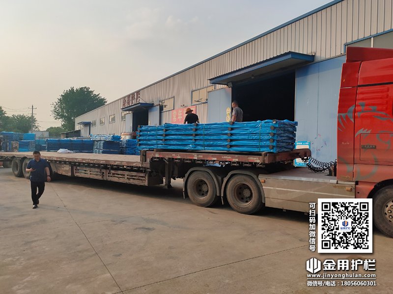 2024年4月23日鋅鋼陽臺欄桿裝車發(fā)貨！