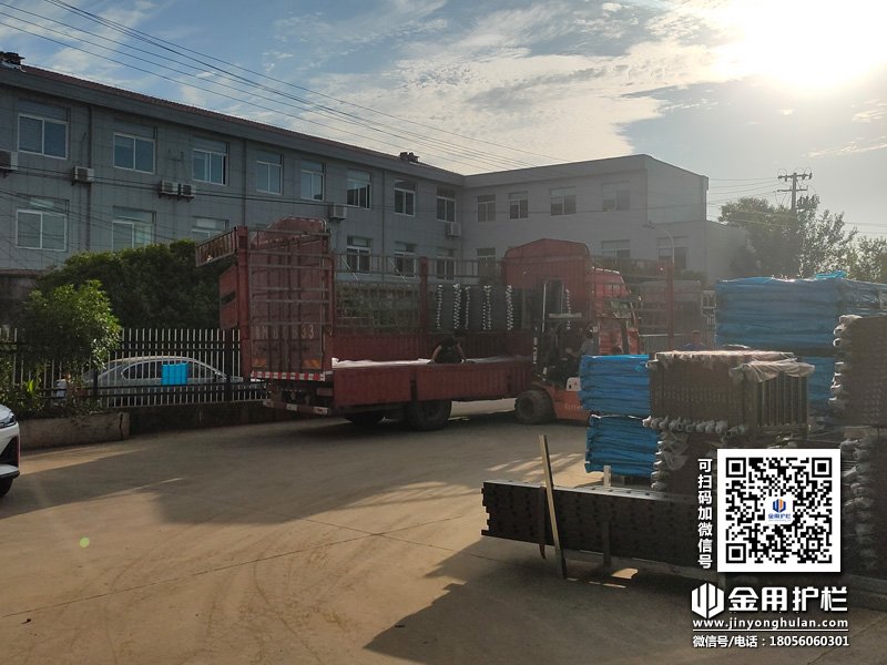 2024年6月3日鋅鋼飄窗欄桿裝車發(fā)貨！