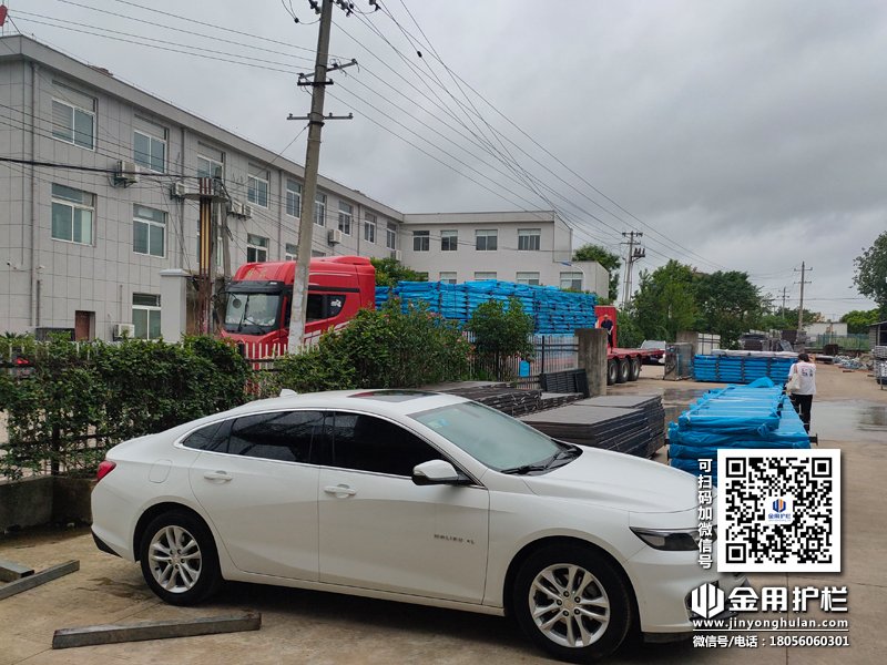 2024年7月1日鋅鋼陽臺欄桿裝車發(fā)貨！