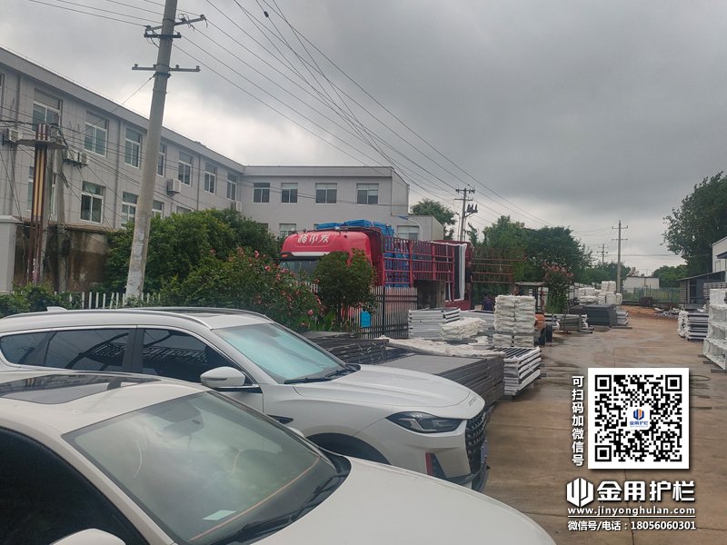 2024年7月15日鋅鋼陽臺(tái)護(hù)欄裝車發(fā)貨！