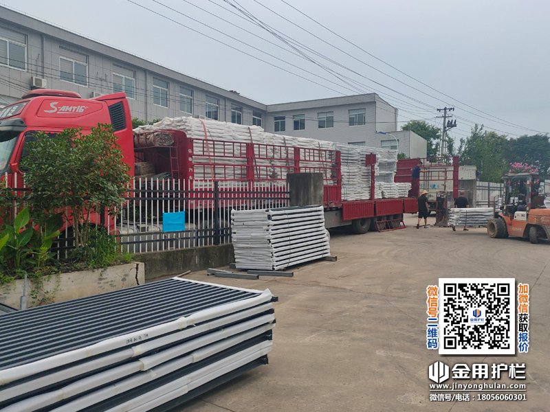 2024年7月16日鋅鋼護(hù)窗欄桿裝車發(fā)貨！