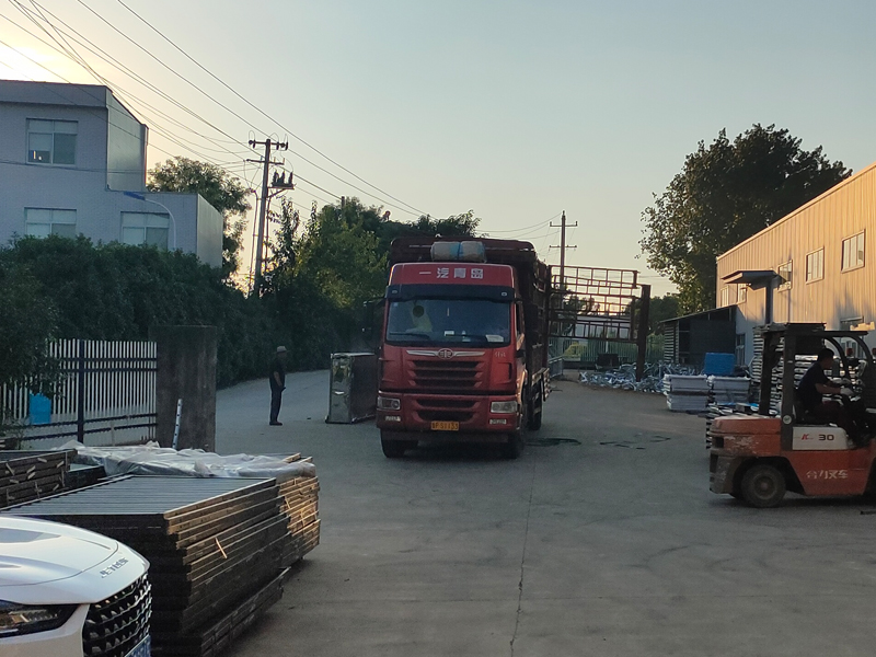 2024年7月30日鋅鋼百葉窗裝車發(fā)貨！