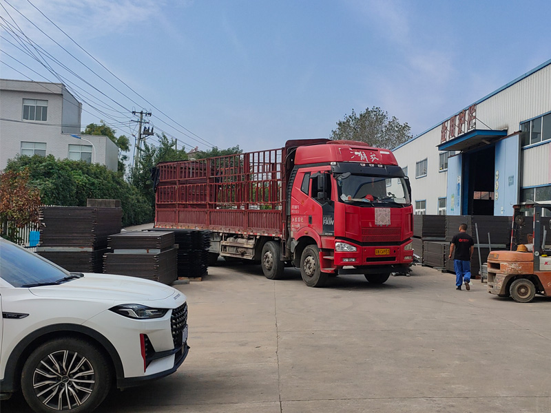 2024年10月10日鋅鋼護窗欄桿裝車發(fā)貨！