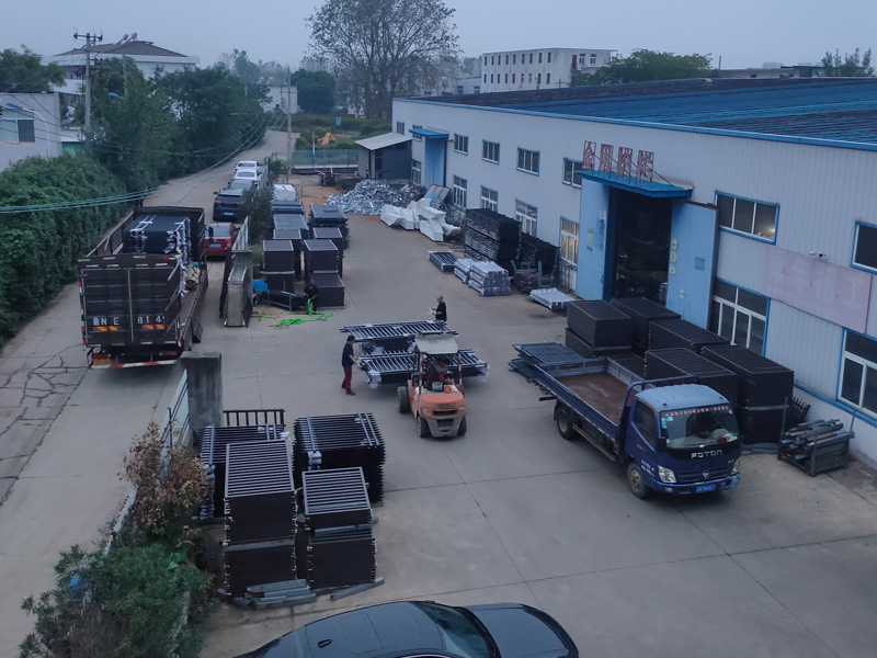 2024年10月17日鋅鋼圍墻護(hù)欄裝車發(fā)貨！