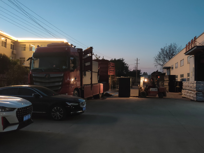 2024年11月9日鋅鋼圍欄裝車發(fā)貨！