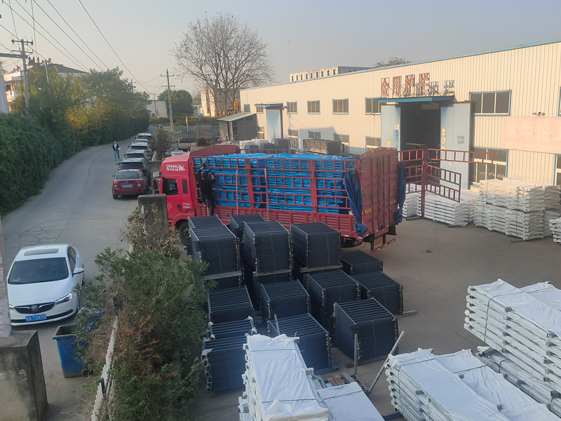 2024年11月13日鋅鋼樓梯欄桿扶手裝車發(fā)貨！