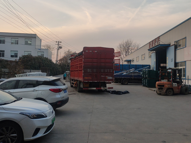  2025年2月13日鋅鋼圍墻護(hù)欄裝車發(fā)貨！