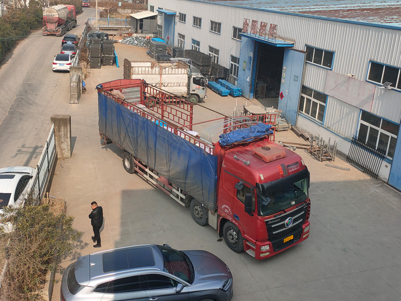 2025年2月28日鋅鋼組裝護(hù)欄裝車發(fā)貨！