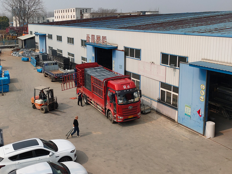 2025年3月8日鋁合金百葉窗裝車發(fā)貨！