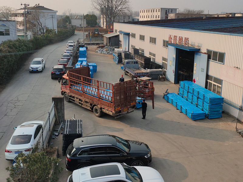 2025年3月10日鋅鋼陽臺欄桿裝車發(fā)貨！