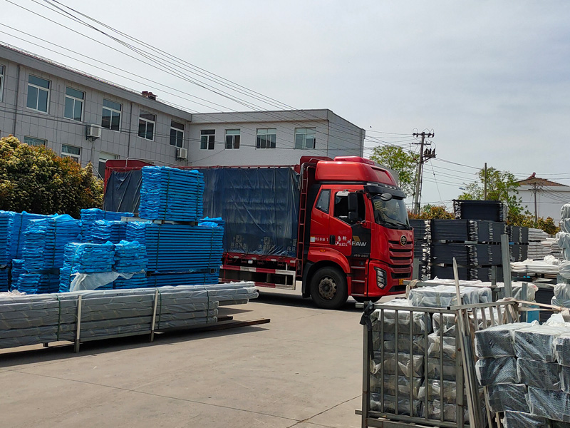 2025年4月16日鋅鋼護(hù)窗欄桿裝車發(fā)貨！