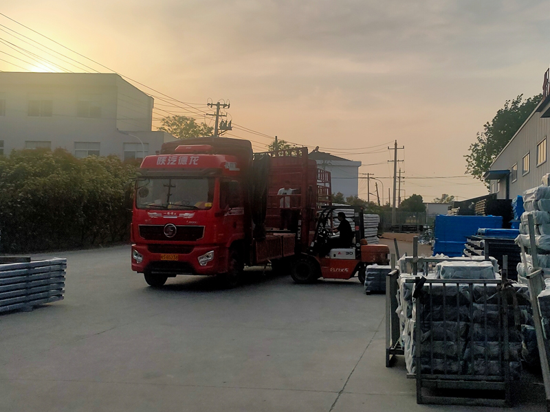 2025年4月18日鋅鋼鋅鋼圍欄裝車發(fā)貨！