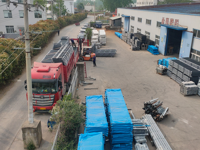 2025年4月21日鋅鋼護(hù)窗欄桿裝車(chē)發(fā)貨！