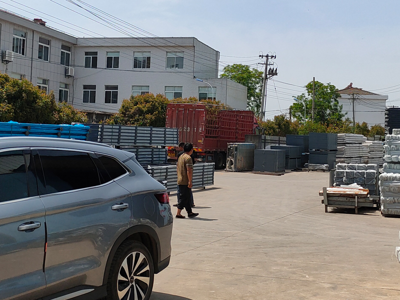 2025年4月23日小區(qū)鋅鋼欄桿裝車(chē)發(fā)貨！