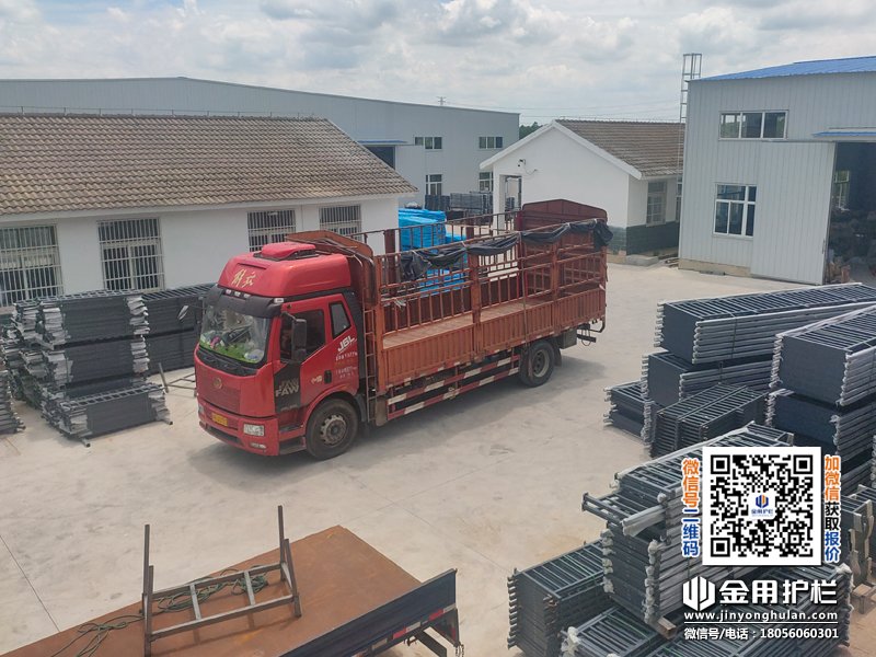 2025年7月22日鋅鋼陽臺(tái)護(hù)欄裝車發(fā)貨！