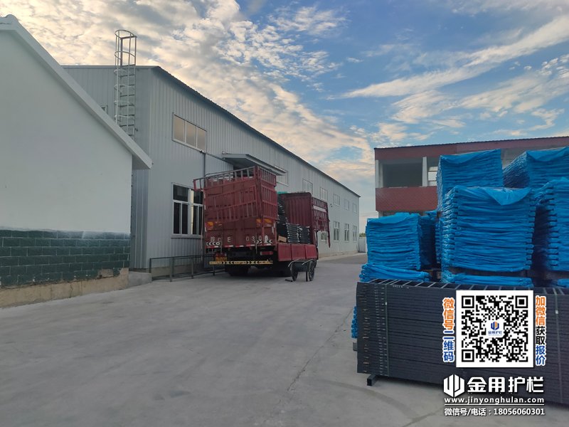 2025年7月30日鋅鋼護(hù)窗欄桿裝車發(fā)貨！