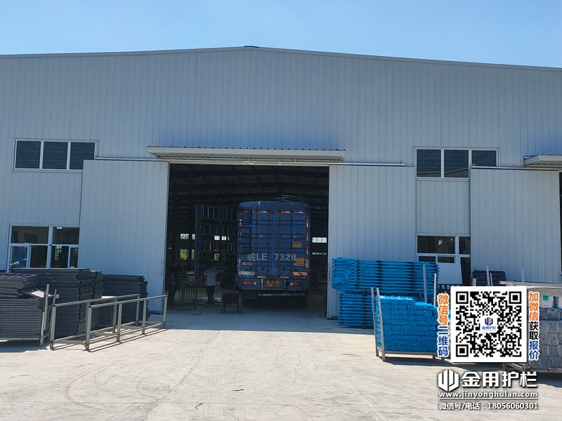 2025年8月15日鋅鋼護(hù)窗欄桿裝車發(fā)貨！