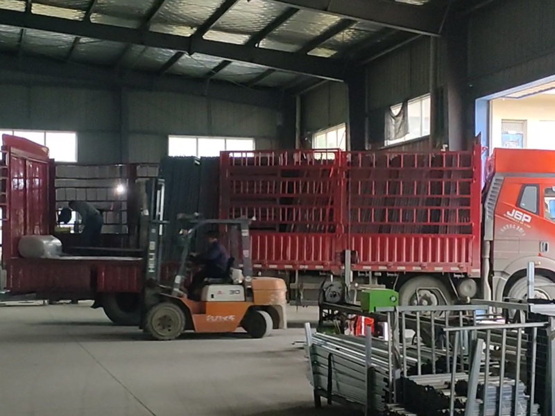 2025年9月30日鋅鋼百葉窗裝車(chē)發(fā)貨！