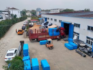 2025年10月13日鋅鋼陽臺護欄裝車發(fā)貨！